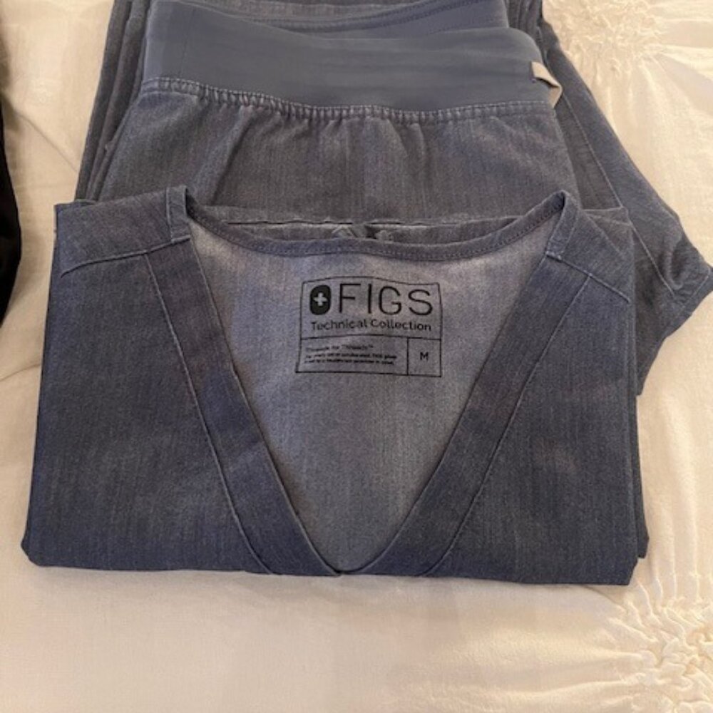 FIGS scrubs set chambray (denim like color)